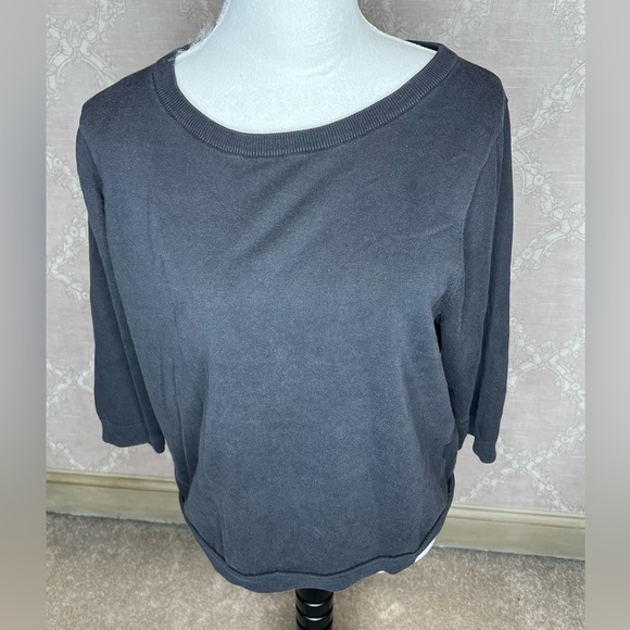 Lands' End Black 3/4th Sleeve Top Size XL/P - Picture 2 of 6